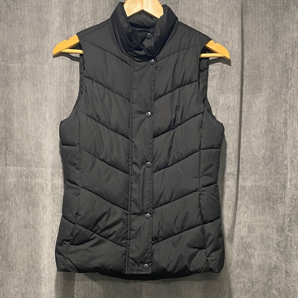GAP Black Puffer Vest